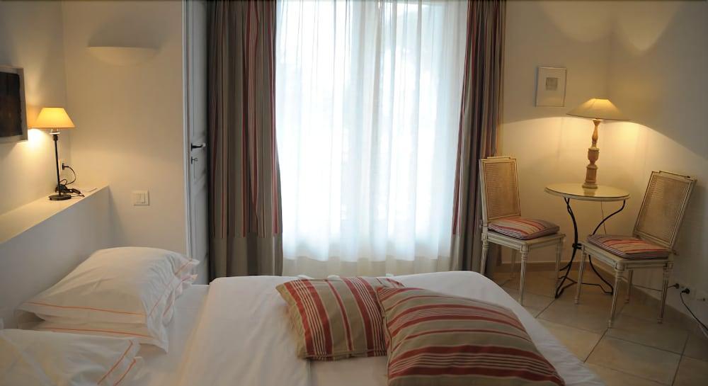 Hotel Villa Les Rosiers Grimaud Esterno foto